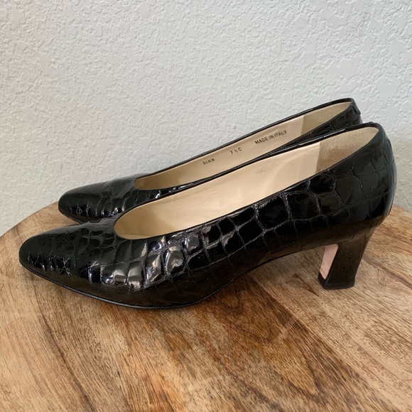 Bally Alligator Print 2.5” Heel Dress Pumps 7.5C - Picture 4 of 8